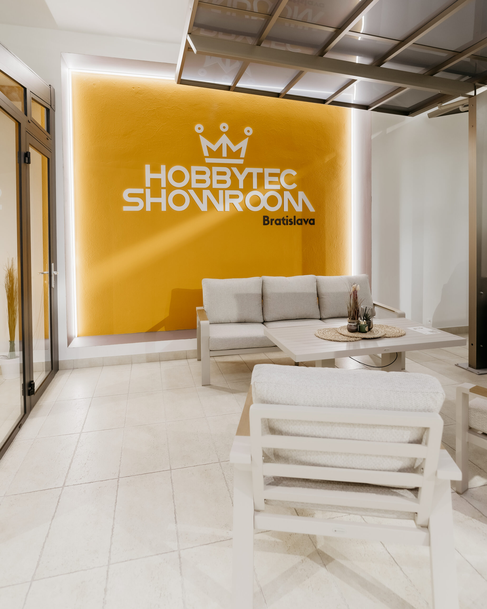 SHOWROOM - centrála R1 Bratislava